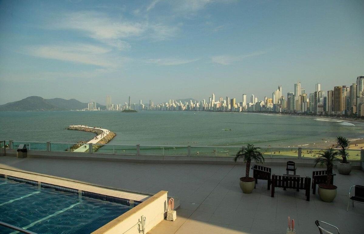 Para Casais, Predio Beira Mar, Em Frente A Roda Gigante Balneário Camboriú Buitenkant foto