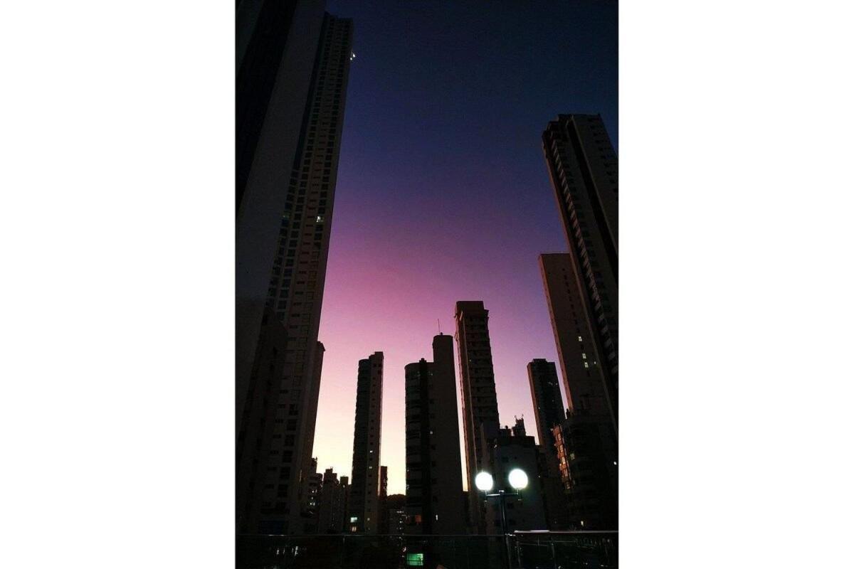 Para Casais, Predio Beira Mar, Em Frente A Roda Gigante Balneário Camboriú Buitenkant foto
